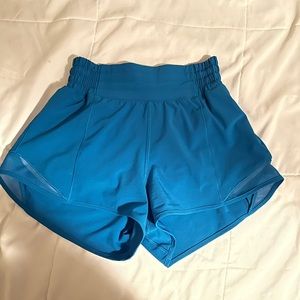 High Rise Hotty Hot Poolside Lululemon Shorts 2.5' Size 0!!NEW!!